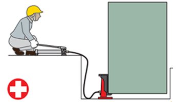 右圖：密閉空間使用分離爪式千斤頂