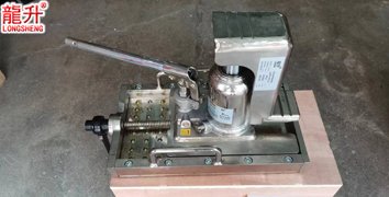 半導體設備搬運用：無塵室帶滑臺爪式千斤頂